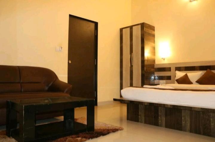 Shivanya Palace Mahabaleshwar Ngoại thất bức ảnh